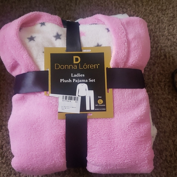 donna lóren Other - NWT size large plush pajama set